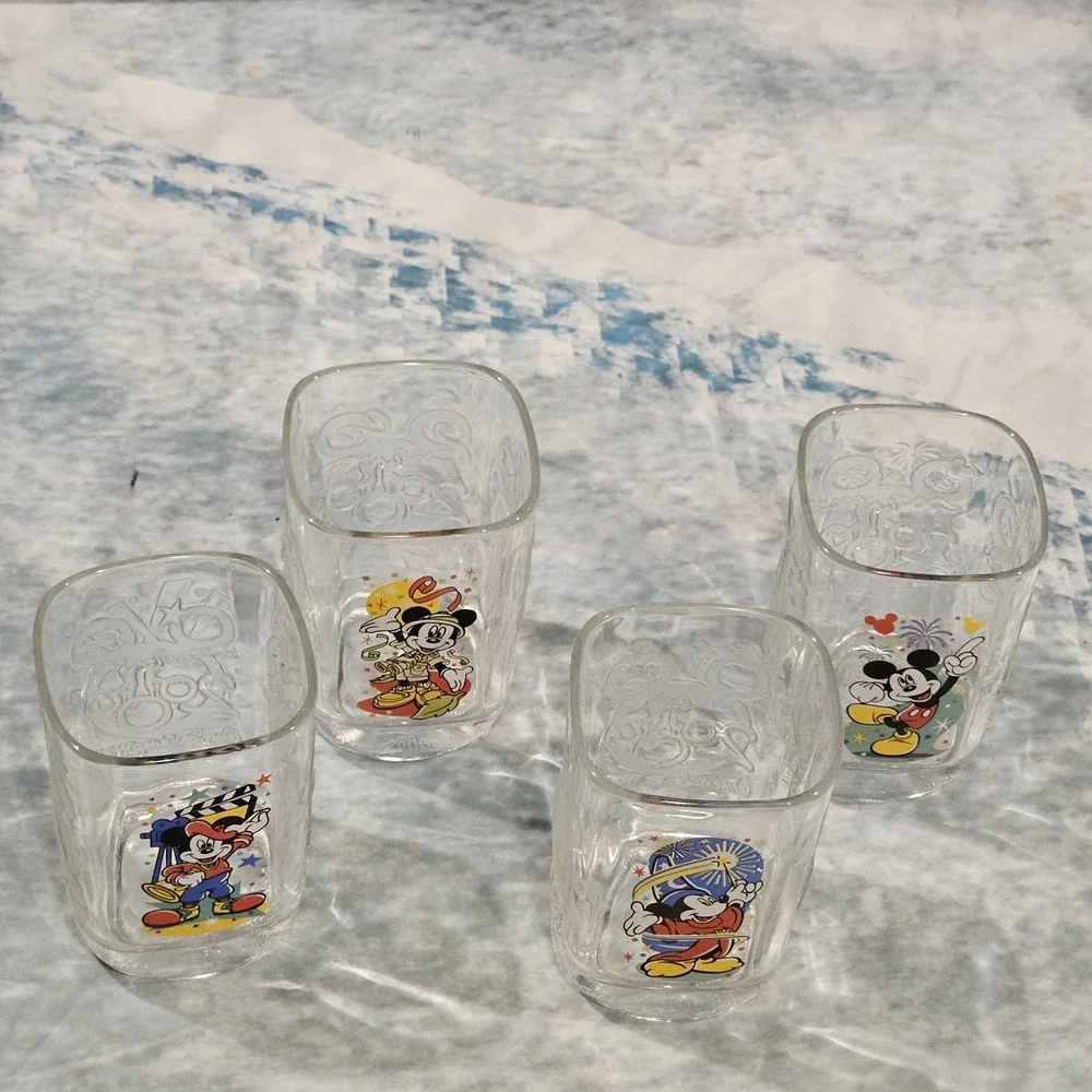 Vintage 2000 McDonalds Disney World Glasses Set of 4 Complete Theme Parks Mickey